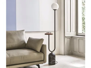 EKERO TOTEM - LED metal floor lamp with shelf by Porada