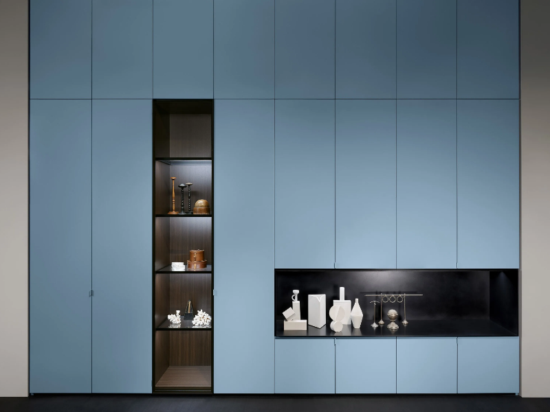 STORAGE - Sectional wardrobe custom by Porro