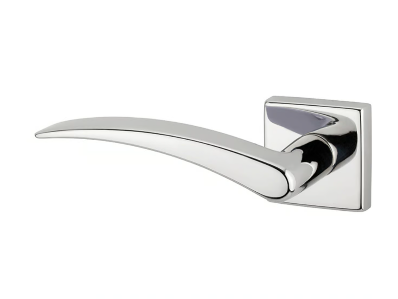 APRI - Brass door handle on rose by Reguitti
