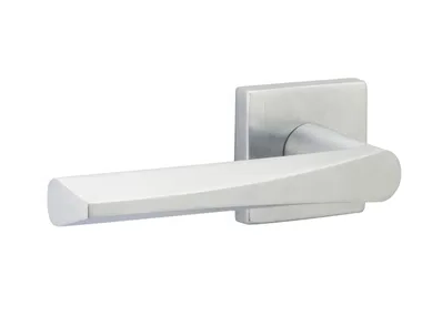GOLF - Zamak door handle on rose by Reguitti