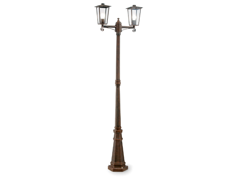 NOTORIUS - Die cast aluminium garden lamp post by SOVIL