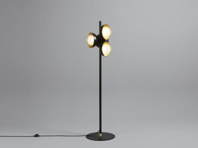 MUSE - Direct light metal floor lamp by Tooy
