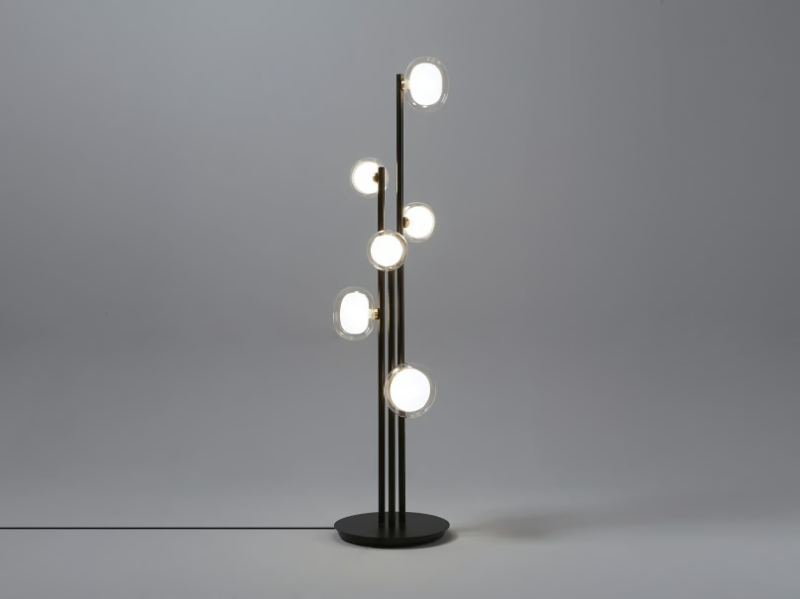 NABILA - Metal floor lamp by Tooy