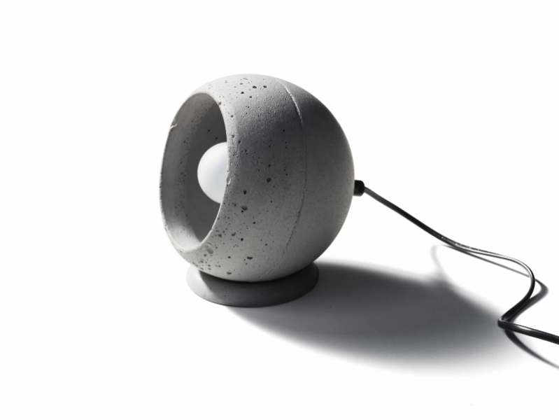 SUPERFLY T - Adjustable concrete table lamp by URBI et ORBI