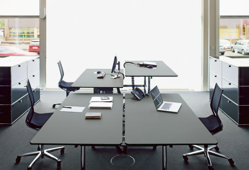 USM KITOS TABLE - Height-adjustable workstation desk by USM