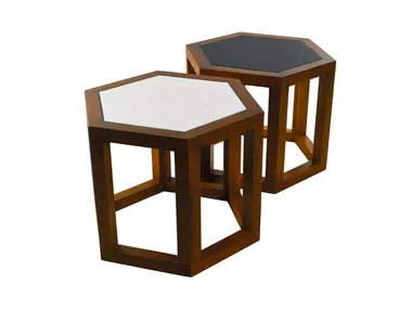 KONZEPT LE CRETE - Hexagonal stone coffee table with wooden base by Valmori