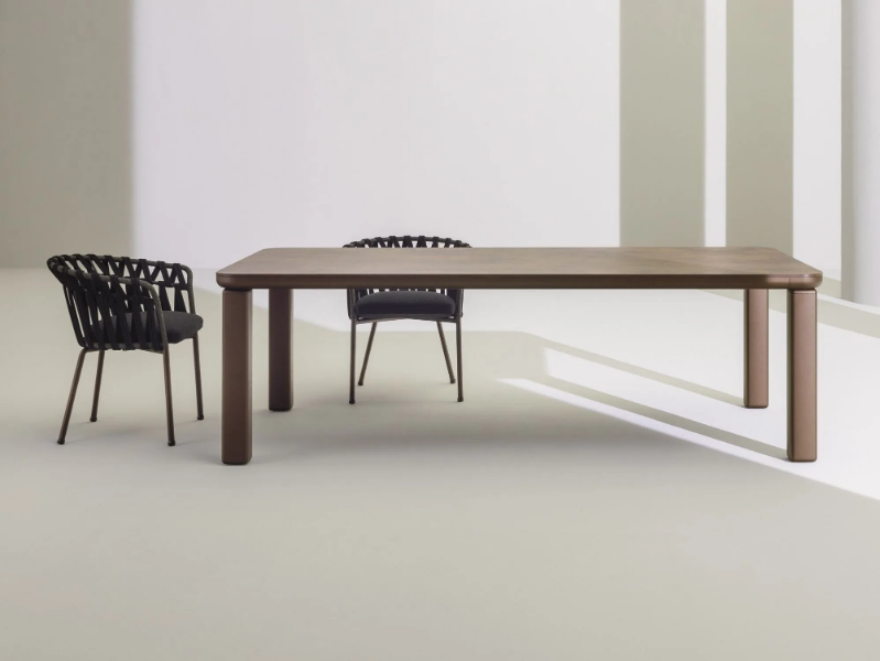 CUSTOMADE - Aluminium extending garden table with ceramic or HPL top by Varaschin