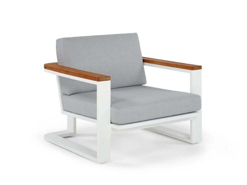 REGATTA COMFORT - Sled base upholstered aluminium garden armchair with armrests by Walters