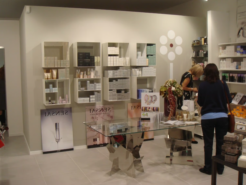 OVERTIME SHOPFITTING - Open metal wall cabinet by YDF