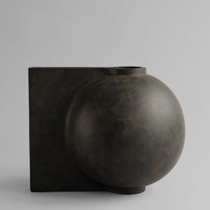 Offset Vase, Big - Coffee - Styling by 101 copenhagen