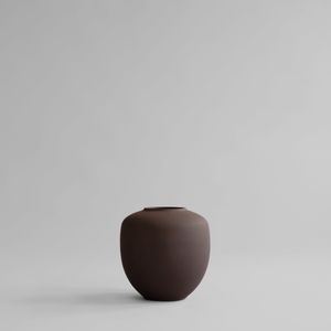 Sunao Vase, Medio - Chocolate Brown - Styling by 101 copenhagen