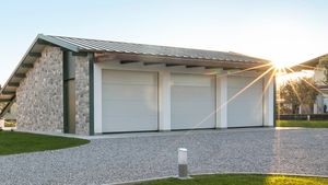 Comment économiser pour l'achat d'une porte sectionnelle, de garage ou industrielle - Door by Breda