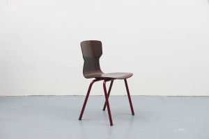 Chaise vintage Eromes ébène et carmin - Chair by Cartel de Belleville