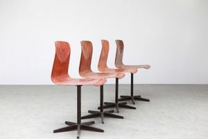 Chaises d'atelier vintage Galvanitas chêne et marron - Chair by Cartel de Belleville
