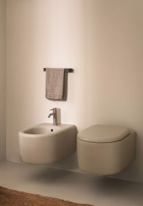 Itaca wall-hung - rimless - Toilet seat by Ceramica Cielo