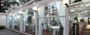 Closures and Accessories Ermetika® XL | Een pergola met screen voor een praktische en complete buitenruimte | Corradi Netherlands - Accessories by Corradi