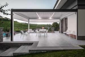 Eleganza e funzionalità tra i vigneti piemontesi con la Bioclimatica Imago | Diamo valore al vostro spazio esterno Corradi - Accessories by Corradi