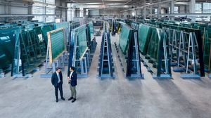 Glas trifft Fenster. - Finstral AG - Accessories by FINSTRAL