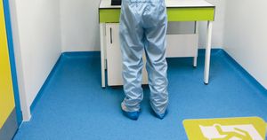 Mipolam BioControl Performance - Floor tile-stone by Gerflor
