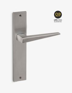 Juego de manillas con placa rectangular Strip - Accessories by Groel
