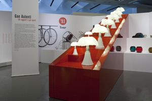 HABIMAT - 50 e non sentirli: Buon compleanno a Pipistrello la lampada di Gae Aulenti - Accessories by HABIMAT