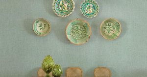 Unito - Wallcovering by Hookedonwalls