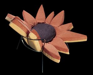 Daisy - Armchair by Illoft