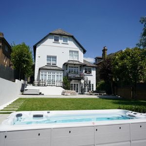 J-19 PowerActive™ Swim Spa - Spa by Jacuzzi®