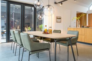 Vain - Table by Jess