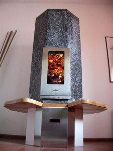 OTA2 in pietra ollare spazzolata - Fireplaces & stoves by KarniaFire