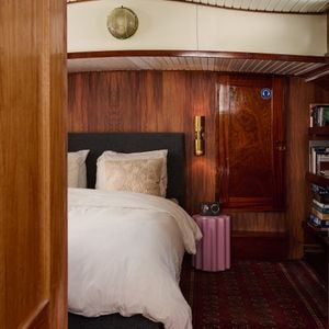 MRV-29 Wood Panel Mahogany - Wallpaper by NLXL