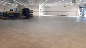 GETRÄNKE HOFFMANN - RETAIL SPACE - Accessories by Pave and Go