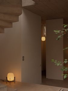 Cesta Metálica - Table lamp by Santacole
