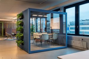 Talky XL75 - Booth by Talky