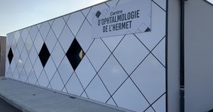 Opthalmologic center | Trespa - Accessories by TRESPA INTERNATIONAL