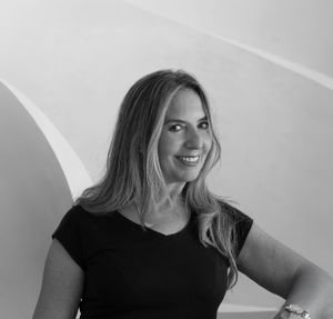 Designer Laura Carrillo tells us about her experience with Uecko - Accessories by Uecko