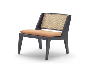 DELTA VIENNA - Solid wood easy chair - Armchair by Arflex