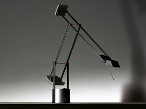 TIZIO MICRO - With swing arm aluminium desk lamp - Table lamp by Artemide