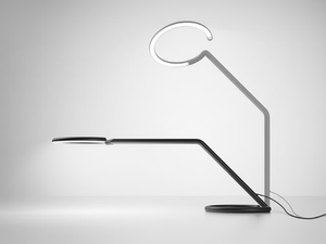 VINE LIGHT - Adjustable metal table lamp - Table lamp by Artemide