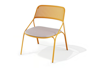 JOS - Steel easy chair with integrated cushion - Accessories by BABEL D