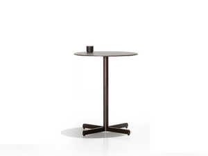 SIT - Round table with 4-star base - Table by Bivaq
