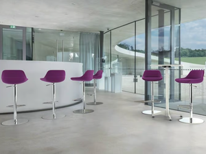 CRONA BAR - Swivel stool height-adjustable - Stool by Brunner