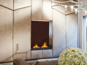Velvet boiserie - Fabric boiserie - Paneling by CARMINATI SERRAMENTI