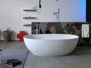 APP - Freestanding oval Pietraluce® bathtub - Bathtub by Ceramica Flaminia