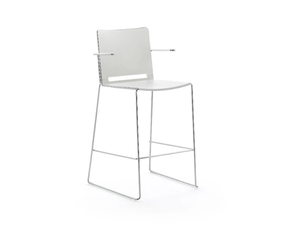 LAFILÒ PLASTIC - Polypropylene stool with armrests with back - Stool by Diemmebi