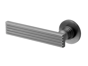 ELEONORA - Forged brass door handle - Finishes accessories by Dnd