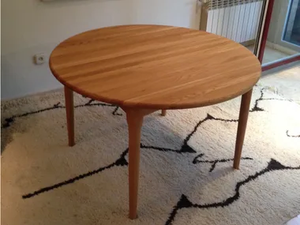 9274G - Extending round wooden table - Table by Dyrlund