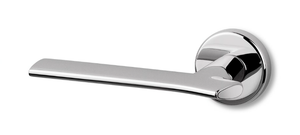 WING - Brass door handle on rose - Finishes accessories by Ento
