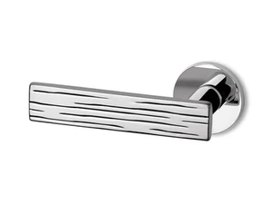 WOOD R6 - Brass door handle on rose - Finishes accessories by Ento