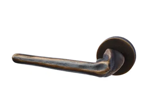 MOTION - Bronze door handle on rose - Finishes accessories by Fama International